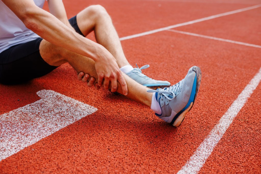 Sports Injuries: When to See a Physio vs. a Chiropractor